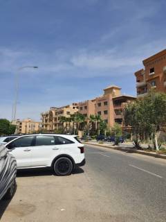 شقة استثنائية بمساحة 420ىمتر مفروشة بالكامل