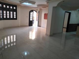 مقر اداري 600م بميدان الثورة الدقي 01002333702