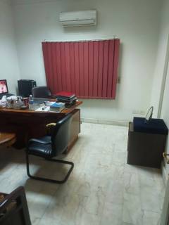 مكتب مفروش فخم بميدان رابعة العدوية بقلب مدينة نصر