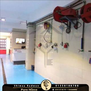 فرصة للاستثمار العقاري محل للبيع لوران