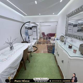 شقة للبيع لوران شارع ابو قير مباشر