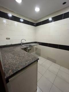 مكتب 5غرف 450م ببرج اداري في ش مصدق الرءيسي في الد