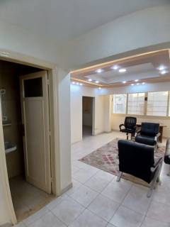 مكتب للإيجار في المهندسين 3غرف وحمامين بالقرب من ج