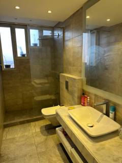 شقة فندقية هتتاجر ب 3400000 سنويا موجودة ع النيل