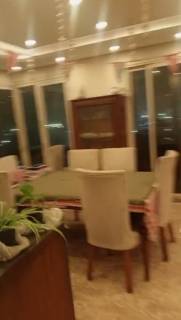 مكتب للايجار 250متر علي النيل مباشره في الدقي 4غرف