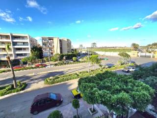 شقه للبيع بالمعموره الشاطئ 125 متر فيو مفتوح