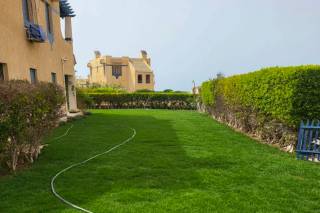 شاليه أرضي بجاردن كورنر للبيع مينا 4 90 م