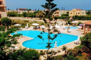 شاليه أرضي بجاردن للبيع في قريه الشروق