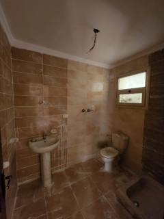 للبيع بالتقسيط شقة كاملة التشطيب بسعر لقطة بالتجمع