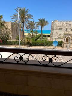 للبيع فيلا عالبحيره الرملية مباشرة بمارينا