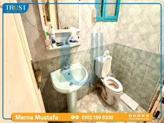 شقة 136م للبيع جناكليس خطوات من شارع ابو قير