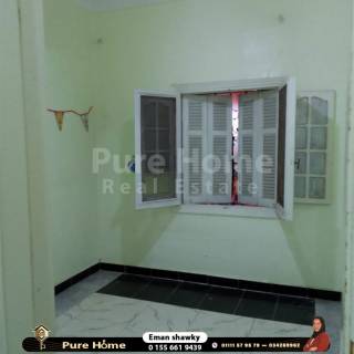 شقـــــــــــــة لقـــــــــــــطة بطلات مفتوحة