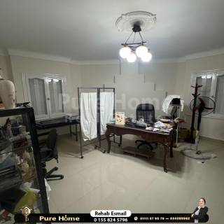 محل للايجار 165 متر الهدايا علي الترام مباشرة