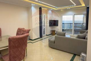 شقة للبيع في العصافرة علي البحر مباشرة