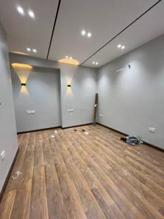 مكتب 4غرف للايجار في ش جامعة الدول الرءيسي في المه