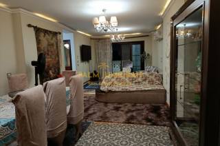 شقه للبيع 140م جليم خطوات من البحر