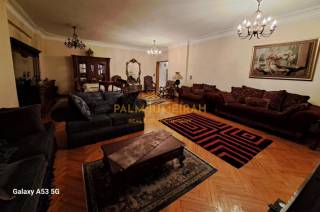 شقة للايجار 150 متر ب لوران مطلات مفتوحه سوبر لوكس