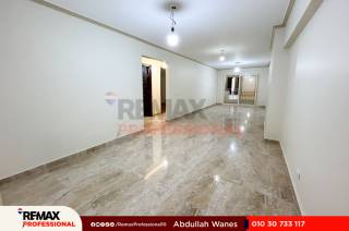 شقة للايجار المفروش 140 متر سموحة ش توت عنخ آمون