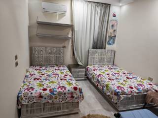 للبيع بالتقسيط شقة كاملة التشطيب بسعر لقطة بالتجمع