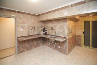 مقر ادارى للايجار 200 متر سموحة بجوار كوبري 14 مايو