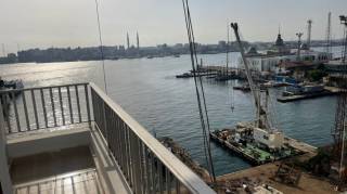 للبيع شقة امام قناه السويس مساحة كبيرة