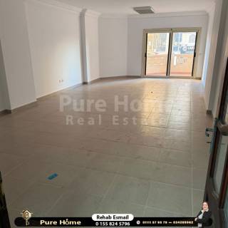 شقة للايجار تصلح سكني او اداري سموحة المربع الذهبي