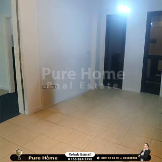 شقه للايجار كامب شيزار علي البحر