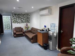 مكتب مفروش 280م للايجار في ش مصدق الرءيسي في الدقي