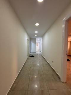 مكتب 170م ارضي رخصه اداري بالقرب من ش البطل وجامعة