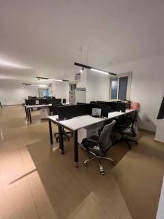 مكتب مرخص اداري دور ارضى بمدخل خاص بحديقه 350م