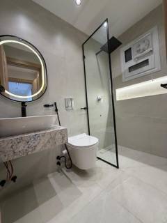 شقه 220م للبيع في المهندسين بالقرب من ش شهاب