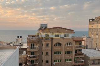 شقة للبيع 130م جليم خطوات من البحر