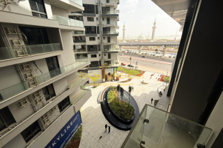 شقه للايجار قج 168م سموحه سكاي لاين