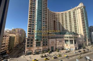 شقه للايجار قج 170م سان ستيفانو امام الفورسيزون