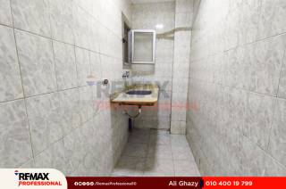 مقر ادارى للبيع 100 متر الشاطبى بجوار كليه الهندسه