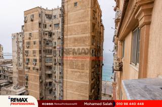 شقه للبيع 185م كامب شيزار اول نمره علي البحر