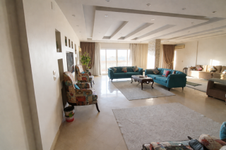 شقه 220م للبيع في المهندسين بالقرب من ش شهاب