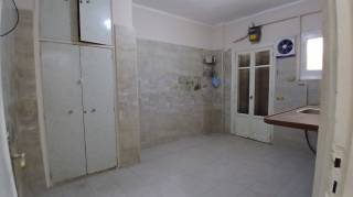 قرب المترو و عرابى الرئيسى 300م غرف واسعة طابق ثان