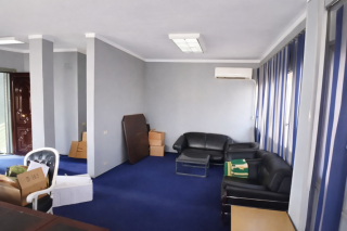 مكتب رووف للإيجار في مصر الجديدة قرب ميدان سانت