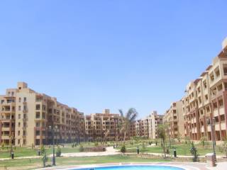 شقة200للبيع بحديقة 200مترعلي اكبرلاندسكيب بكموند