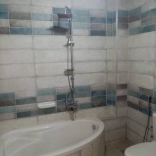 للبيع شقة حي الشرق ش رئيسي نص تشطيب