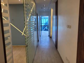 مكتب وعيادة فاخرة للإيجار ريتزي مول الشيخ زايد