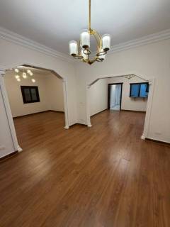 مكتب 220م فيو النيل بالزمالك 01002333702