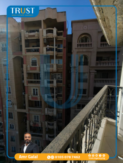 شقة للإيجار المفروش 200 متر سموحة المربع الذهبي