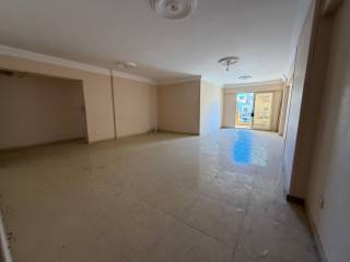 شقة للبيع ببوكلي خلف نادي القضاة