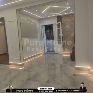 شقة ثاني نمرة من البحر للبيع في كامب شيزار