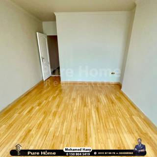 شقة للايجار سموحة شارع فوزي معاذ مباشر