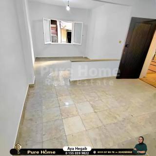 شقة للبيع سان ستيفانو خطوات من مول سان ستيفانو