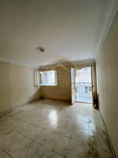 شقة للبيع بمنطقة ستانلي