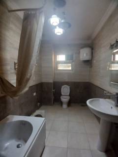 مكتب 4غرف 270م للايجار في المهندسين بالقرب ش لبنان